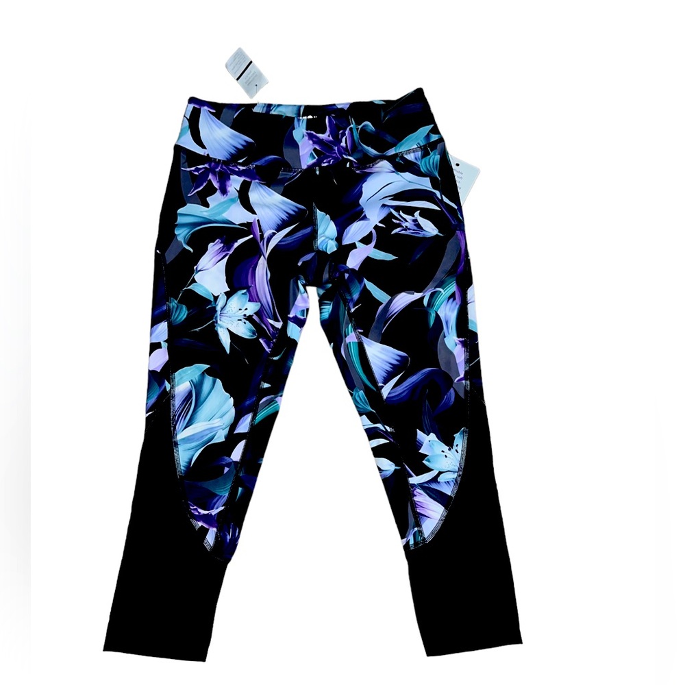 [Balini Sports] Midnight Lily Cropped Mesh Capri